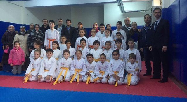 Bozüyük’te karate terfi heyecanı yaşandı