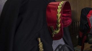 Gözaltı kararı olmamasına rağmen serbest bırakmadı! Keyfi gözaltı veren savcıya hapis cezası: Meslekten ihraç edildi