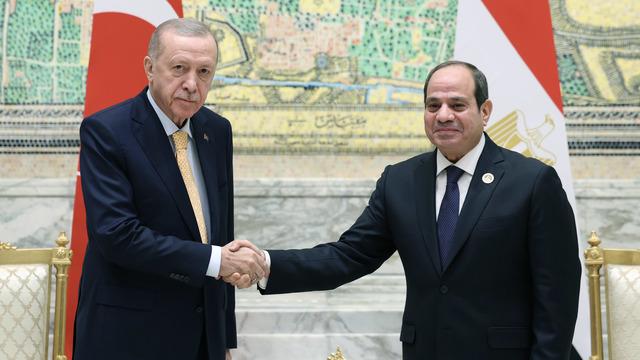 Cumhurbaşkanı Erdoğan, Kahire'de Mısır Cumhurbaşkanı Sisi ile görüştü