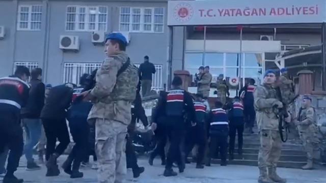 Bakan Yerlikaya duyurdu: 5 suç örgütüne operasyon! Hepsi tek tek yakalandı