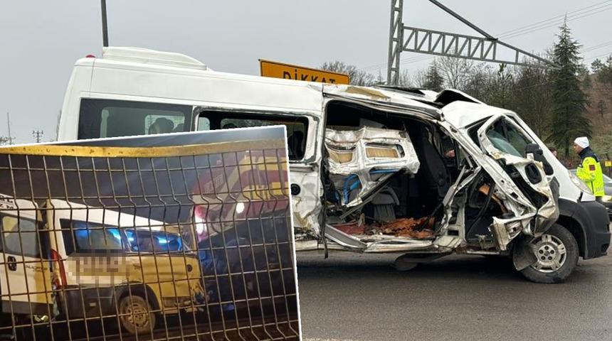 Kırklareli’nde tren kazası! İşçi taşıyan servise çarptı