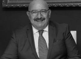 Mobilyanın 'Kıral'ı iş insanı Fatih Kıral öldü! Zor günler geçirmiş, bir çalışanının böbreği ile hayata tutunmaya çalışıyordu