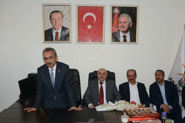 Ak Parti &Ccedil;atak il&ccedil;e başkanlığında devir teslim t&ouml;reni 3