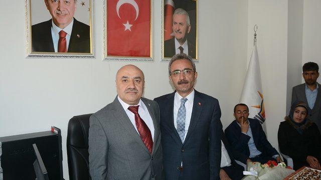 Ak Parti Çatak ilçe başkanlığında devir teslim töreni