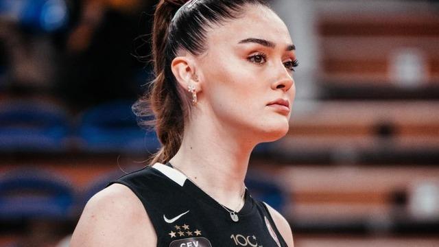 4 milyon dolarlık servetiyle gündemdeydi! Zehra Güneş mini elbisesiyle peş peşe poz verdi! Beğeni butonu çöktü 