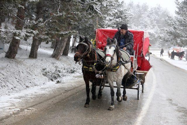 Abant yarıyıl tatilinde tatilcilerin akınına uğradı