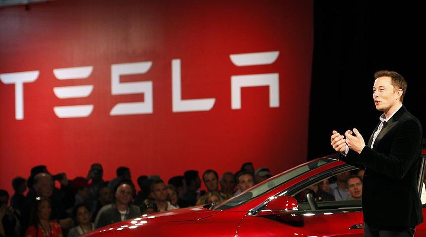 Elon Musk'ın sahip olduğu Tesla 700 bin aracını geri çağırdı!