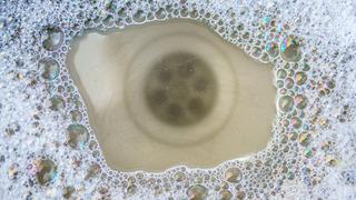 Tıkalı mutfak lavabosunu saniyeler içinde açıyor! Tesisatçıyı aramadan önce...