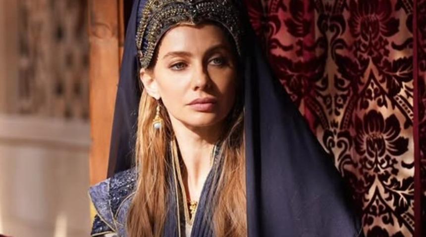 Milyarder sevgilisinden yeni ayrılmıştı! Tuba Ünsal aradığı aşkı ünlü şefte buldu! Böyle görüldüler