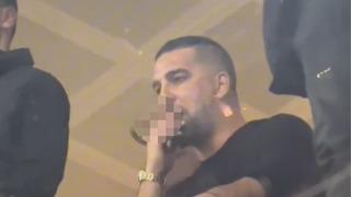 Arda Turan'ın Fenerbahçe maçının ardından tribündeki görüntüsü olay oldu!