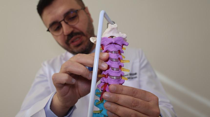 Rahatlamak için boyun kütletiyorsanız dikkat! Felç hatta ölümle bile sonuçlanabiliyor