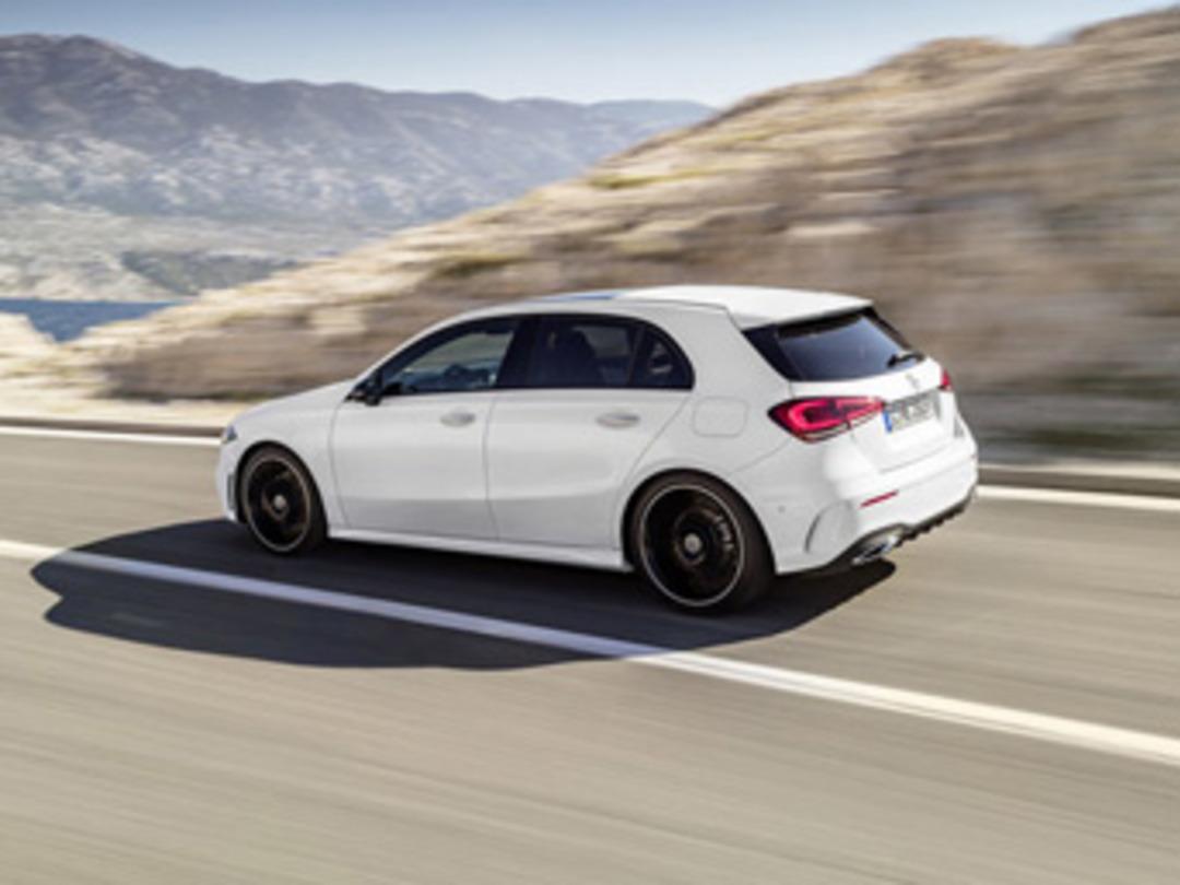 &Uuml;&ccedil; otomobil devinden &uuml;&ccedil; yeni model