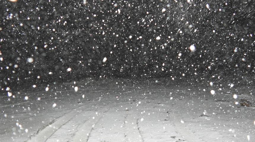 Muğla'da hayran bırakan görüntü! Her yer beyaza büründü