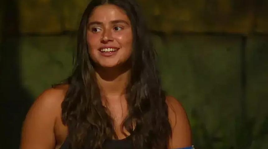 Kıyafetine eleştiri yağmıştı! Survivor Ayşe'den aşk pozu
