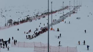 Sivas'taki kayak merkezi kış tatili sevenlerin akınına uğradı! Kar kalınlığı 75 santimetreye ulaştı