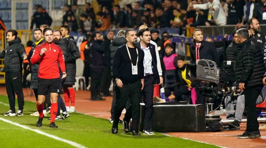 Fenerbahçe maçında kırmızı kart görmüştü... Arda Turan, PFDK'ya sevk edildi!