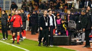 Fenerbahçe maçında kırmızı kart görmüştü... Arda Turan, PFDK'ya sevk edildi!