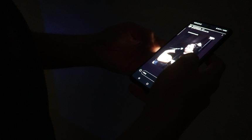 Sanıldığı kadar masum değilmiş: Telefonlar akıllı, uykular kalitesiz!