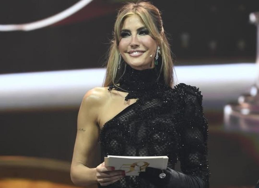 &Ccedil;ağla Şıkel oğulları Kuzey ve Uzay ile galaya gitti! G&ouml;ren herkes aynı şeyi s&ouml;yledi! 'İkisi de &ccedil;ok yakışıklı' 