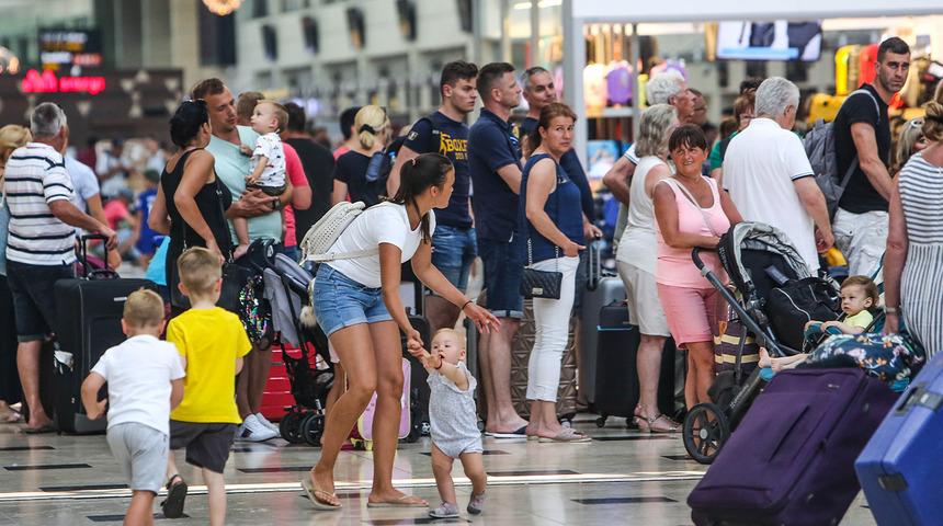 Antalya yeni yıl hedefinde turist beklentisini milyonluk yükseltti! Kış ayında bile rekor beklenti...