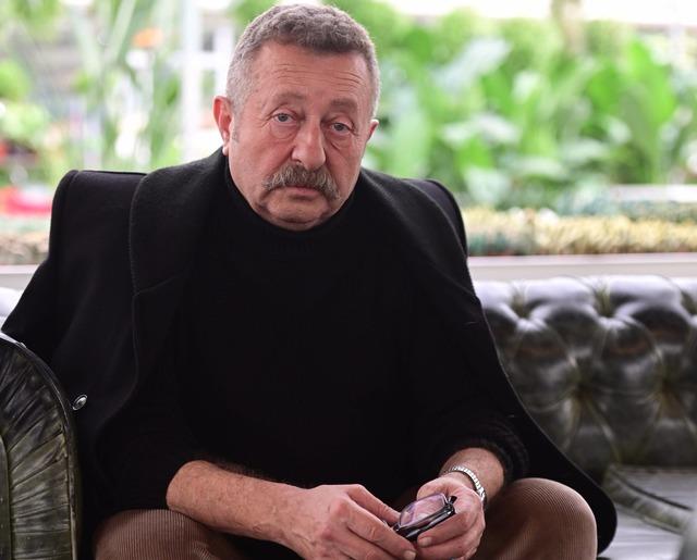 Onun için de 'Yağlarını aldırdı' dendi! Usta oyuncu Erkan Can 1 ayda 10 kilo verdi! Zayıflama sırrı bakın neymiş