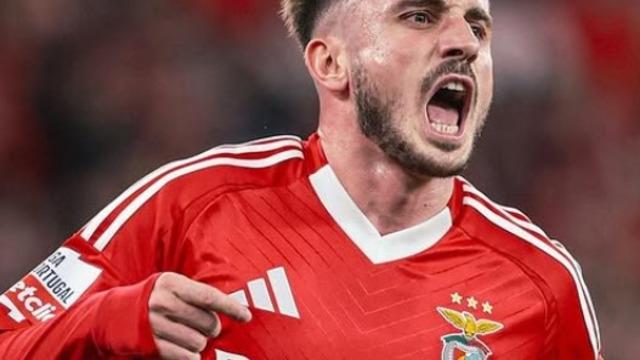 Milli futbolcu Kerem Aktürkoğlu evlilik yolunda ilk adımı attı! Sır gibi sakladığı nişanlısı ortaya çıktı! Görenler aynı yorumu yaptı 