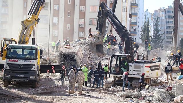 6 Şubat depreminde yıkılan Palmiye Sitesi'nin müteahhitinden skandal sözler! Tutuklanan şahıs: 'Yapımıyla alakam yok'