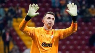 Galatasaray'ın efsane isimlerinden Muslera'dan ayrılık kararı! Yeni takımını böyle duyurdular