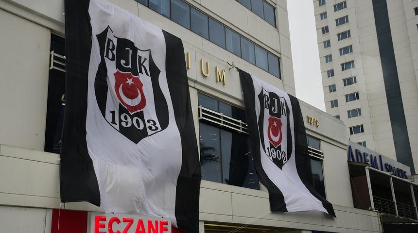 Beşiktaş'ta 'Fulya' krizi çözüldü! "Şanlı bayrağımız, ait olduğu yerde"