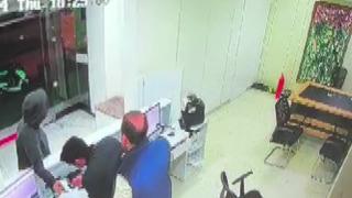 Adana'da döviz bürosunda silahlı soygun! İş yeri çalışanını rehin alıp kaçtı