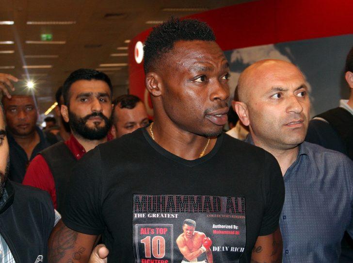  Fenerbahçe'de Carlos Kameni ile yollar ayrılıyor G3
