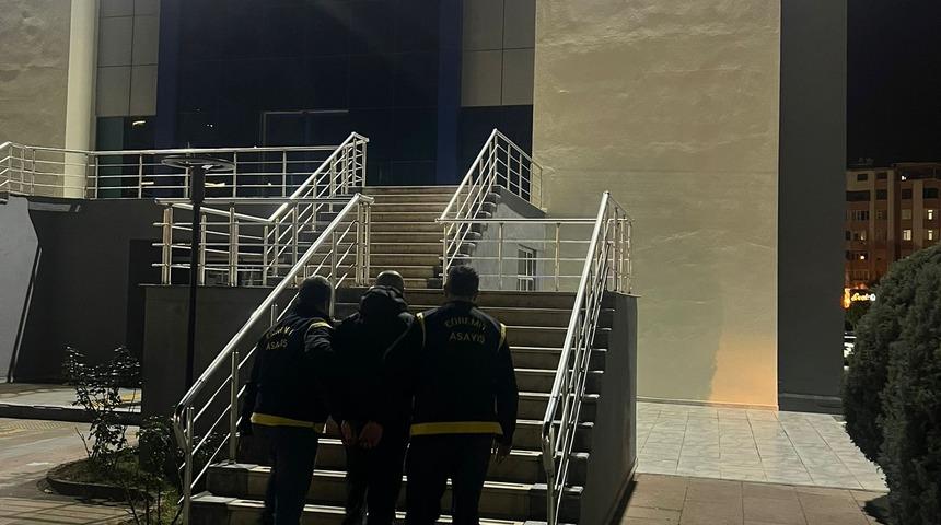 Balıkesir'de kuaför salonunda bir kişi pompalı tüfekle yaralandı