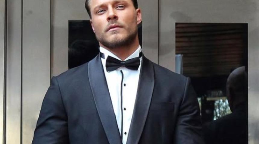 Hudutsuz Sevda'nın Kaan'ı Burak Çelik evlendi! Nikah karelerine beğeni yağdı