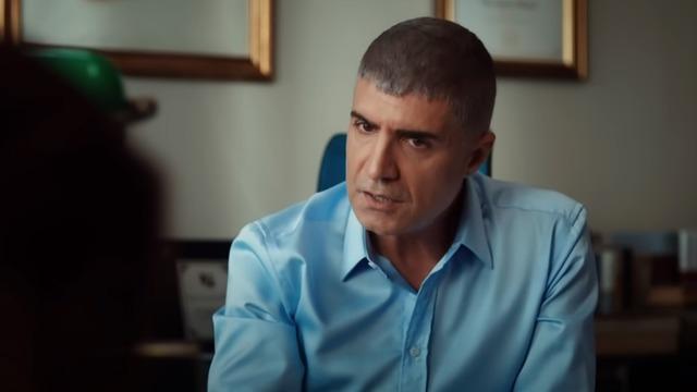 Kızıl Goncalar'ın Levent'i Özcan Deniz ailesine resti çekti, tamamen sildi! Gündem yaratacak sözler...