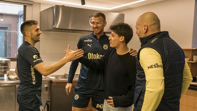 Arda Güler, Fenerbahçe Can Bartu Tesisleri'ni ziyaret etti! Ali Koç ve Jose Mourinho ile buluştu