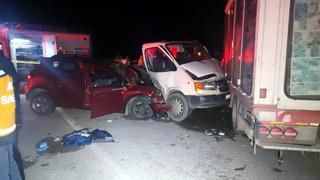 İzmir'de feci kaza! 3 araç çarpıştı: Anne ve oğlu öldü, 4 kişi yaralandı