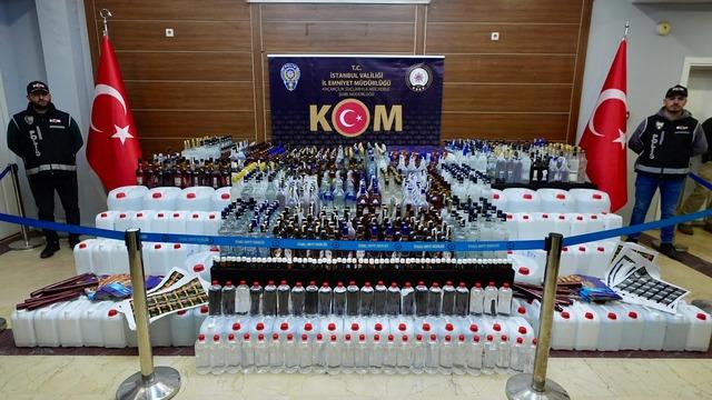 İstanbul Emniyeti'nin son 20 günde yaptığı operasyonlarda 17 ton sahte içki ele geçirildi