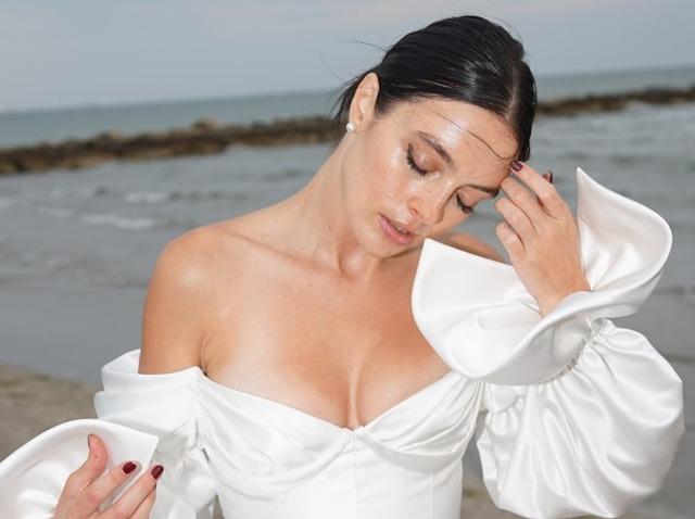 Deha'nın İmre'si Melis Sezen davet tarzıyla yine çok beğenildi! Bakan bir daha baktı