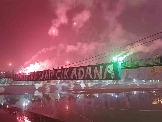 Adana Demirspor’da taraftar 84. yılı coşkuyla kutladı