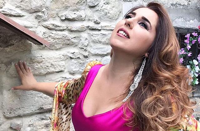 Ülkeyi terk eden Seher Dilovan'dan kadın şarkıcılara olay sözler: Memelerini açıp...