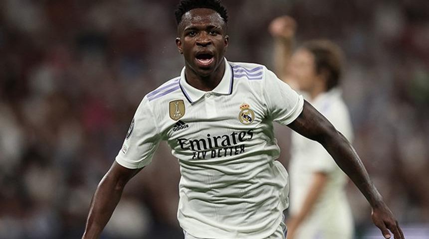 Futbol tarihinde daha önce böyle imza görülmedi! Real Madrid forması giyen Vinicius Junior, tarihe adını altın harflerle kazıyacak