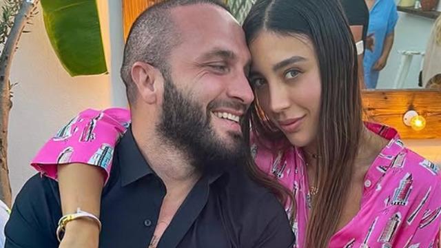 Berkay'dan Özlem Ada Şahin'e 4.3 milyon liralık yılbaşı hediyesi! Selfie ile gösterdi