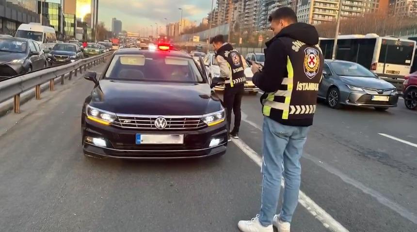 İçişleri Bakanlığı düğmeye bastı! 2 milyon 553 bin araçta denetim; 444 bin sürücüye ceza