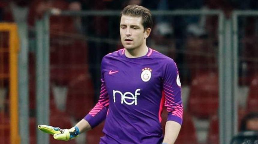 Muslera'nın yerine kale Carrasso'nun