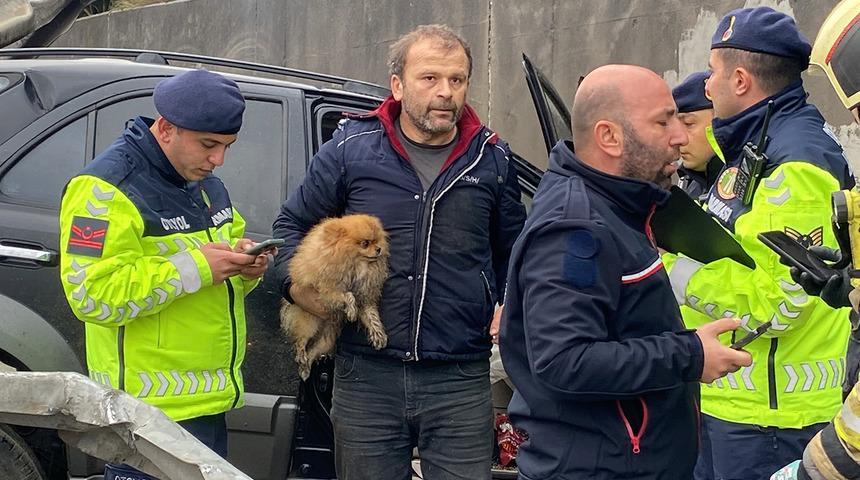 İstanbul yönü kitlendi... TEM Otoyolu'nda feci kaza! Metrelerce sürüklendi duvara çarparak durdu