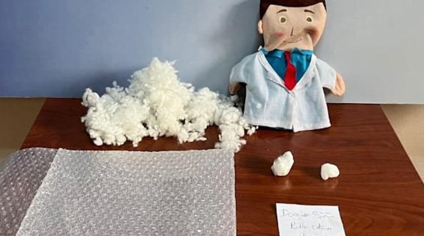 Bez bebeğin içinden çıktı! Tam 14 gram metamfetamini oyuncağın içine saklamışlar