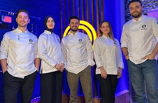 MasterChef'te üçüncü finalist belli oldu! Hem kaşık atıldı hem tatlısıyla damga vurdu! Jüriyi şaşırttı yorum yağdı...