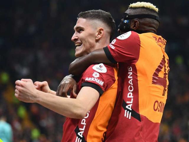 Sarı-Kırmızılılar'ın yeni transferi takımı öve öve bitiremedi, taraftar mest oldu! "Galatasaray için ölürüm"