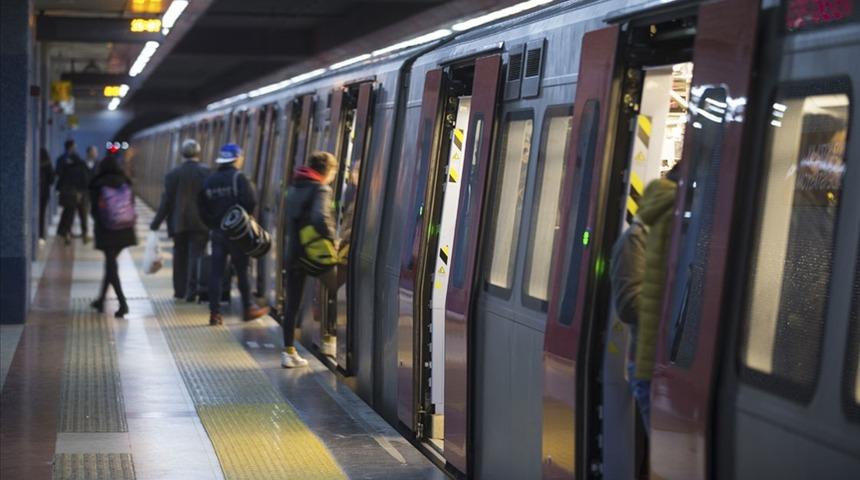 Ankara'da yılbaşı için toplu taşıma düzenlemesi: Ankaray ve metro seferleri bu saatlere dek yapılacak