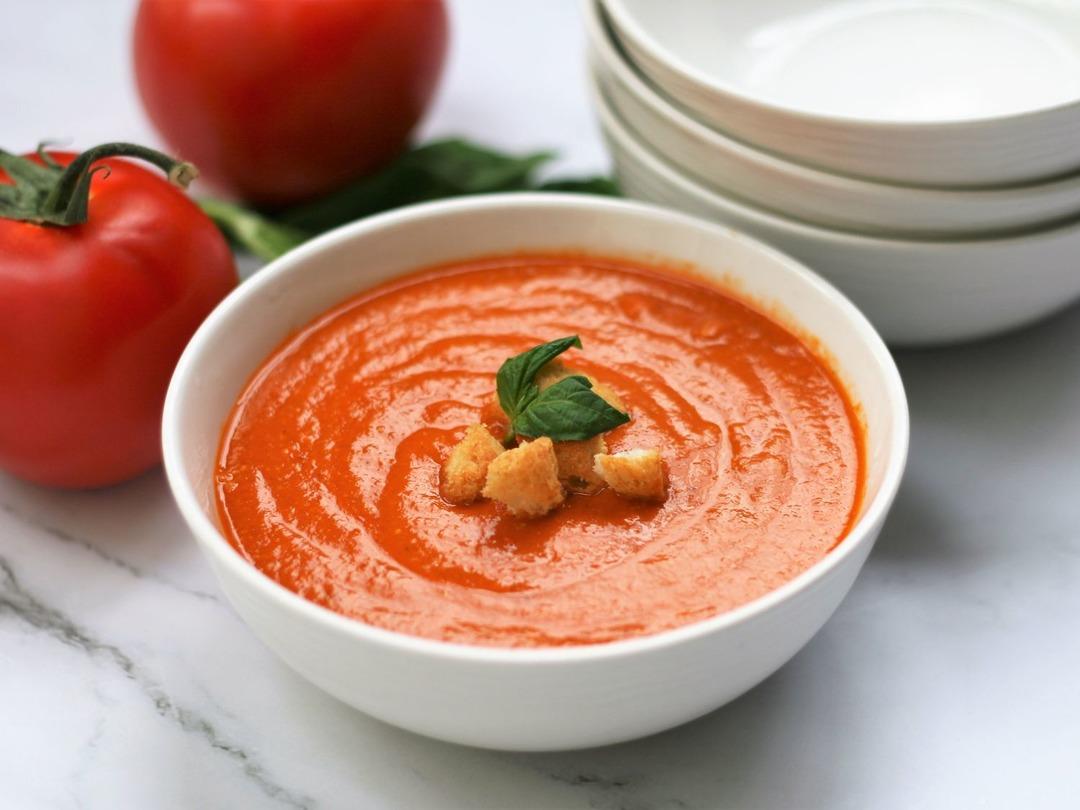 277311spicy-fresh-tomato-soupFranceC4x3-56454ad082214f33960f62665fc8c169